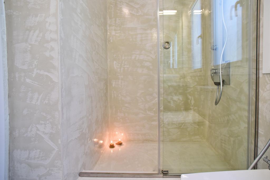 Mavres Luxury Studio Agios Matthaios  Exterior photo